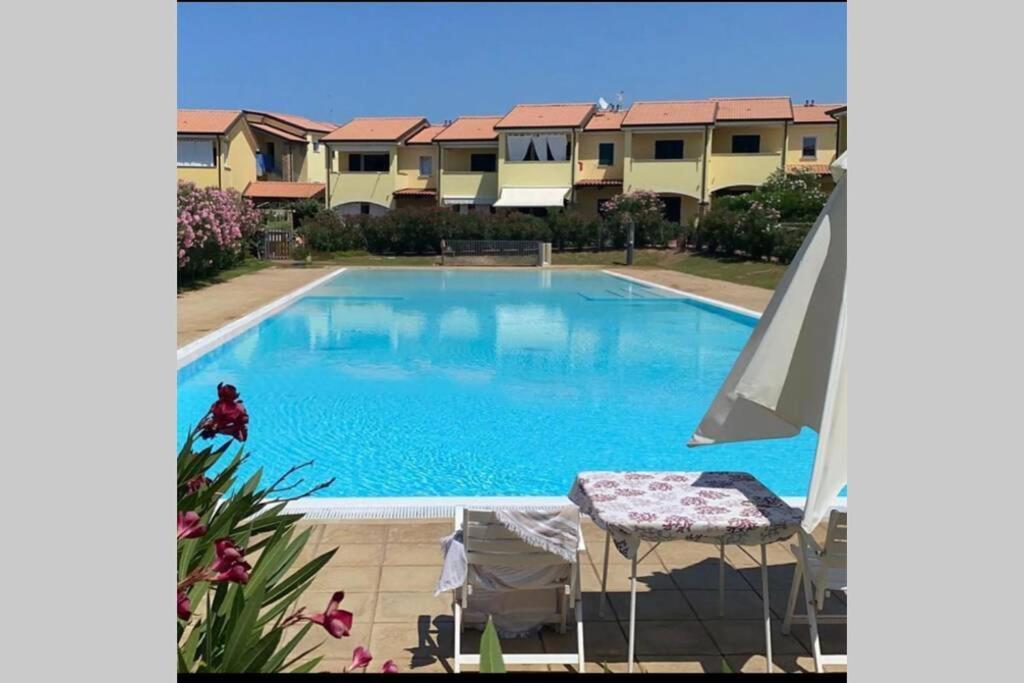 Residence Baia Delle Mimose Badesi Exterior foto